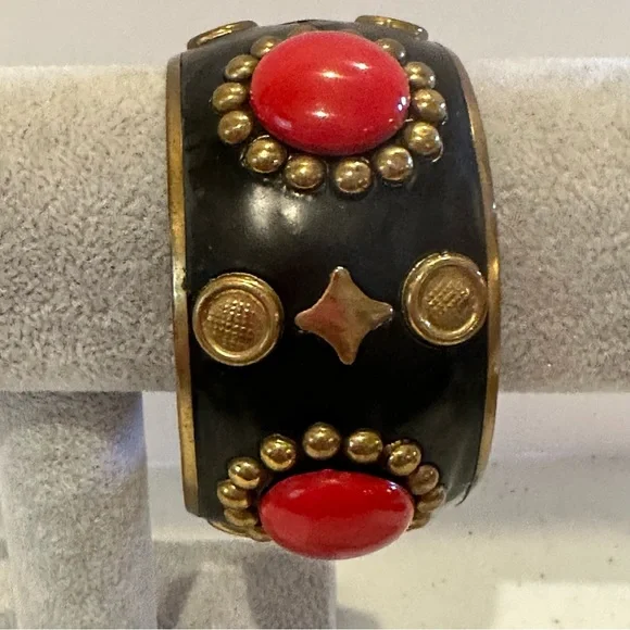 BOHO Metal Bracelet brass tone w/ red round beads - Picture 4 of 9